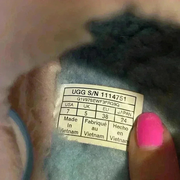 UGG Fluff Yeah Sandals Pink Blue Size 7. - Picture 4 of 5